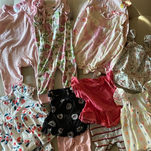 BRAND NAME baby girl spring/summer bundle. Size 6-12 month